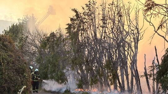 Die Feuerwehr konnte die Flammen schnell unter Kontrolle bringen. Dennoch kam es in Bad Breisig zu einer starken Rauchentwicklun