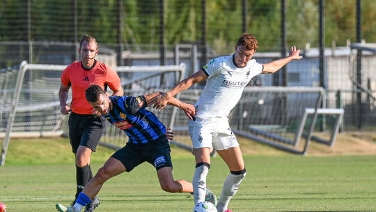 Die TuS Koblenz um Igor Blagojevic (in Blau-Schwarz) hat den nächsten Regionalligisten besiegt, dieses Mal war es die U23 von Bo Die TuS Koblenz um Igor Blagojevic (in Blau-Schwarz) hat den nächsten Regionalligisten besiegt, dieses Mal war es die U23 von Bo