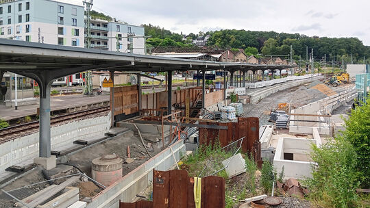 Seit Jahren ist der Bahnhof Betzdorf eine Baustelle. Über das Gleis 107 werden – anders als geplant – auch in diesem Jahr keine