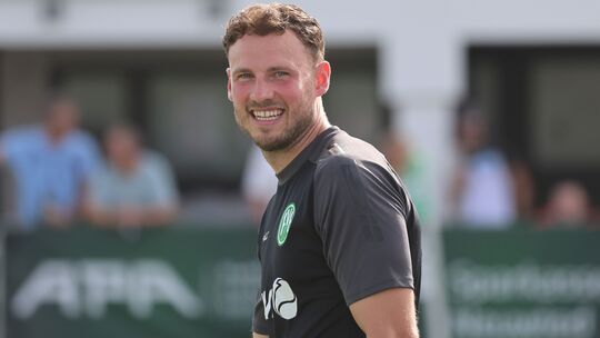 Julian Feit trainiert den FV Engers in der Fußball-Oberliga und war im Rahmen der neuesten "SpoRZfreunde"-Folge im Podcast-Studi