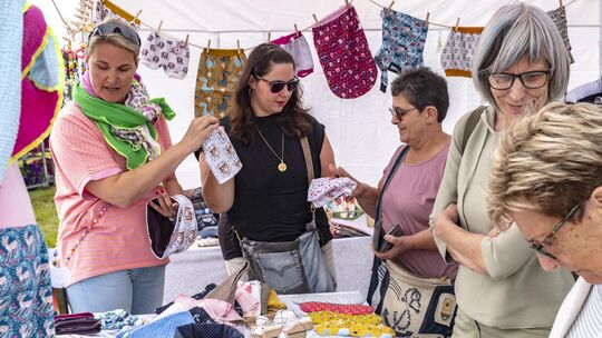 Neben Lebensmitteln, Geschirr und Gartenzubehör gibt es – wie bereits im vergangenen Jahr – einige Stände auf dem Beller Markt,