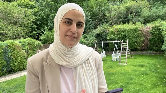 Rahma Hassan aus Unkelbach hat die Pia-App erdacht und mithilfe von Chris Wolf von der Bonner Laramate GmbH entwickelt. Rahma Hassan aus Unkelbach hat die Pia-App erdacht und mithilfe von Chris Wolf von der Bonner Laramate GmbH entwickelt.