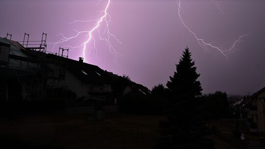 Wetterdienst erwartet heftige Gewitter in Sachsen Wetterdienst erwartet heftige Gewitter in Sachsen