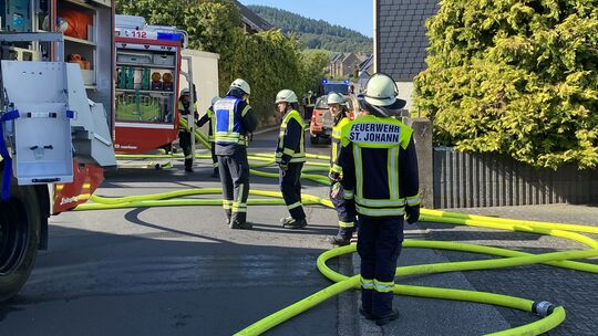 Mehr als 70 Einsatzkräfte waren Anfang Juli bei einem Brand im Ettringer Höhenweg.