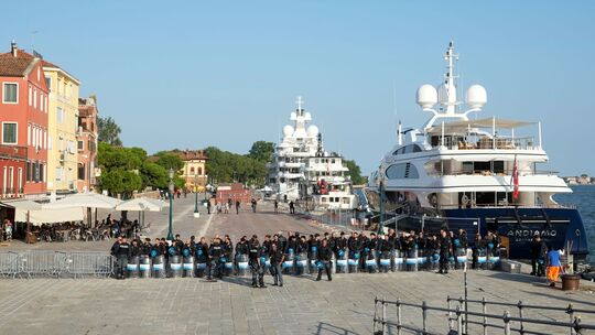 Protest gegen die Jacht des US-Botschafters in Italien