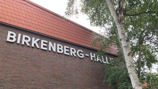 In der Birkenberghalle soll ein Einspeisungspunkt für eine Notstromversorgung nachgerüstet werden.