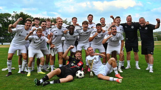 Die SG Westerburg/Gemünden/Willmenrod durfte sich nach dem Triumph im Finale gegen die SG Weitefeld-Langenbach/Nauroth über den