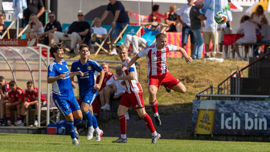Wie im Urlaub durften sich die Zuschauer beim Stadionfest des SC Idar-Oberstein fühlen, doch sie sahen auch, dass der Spielerkad