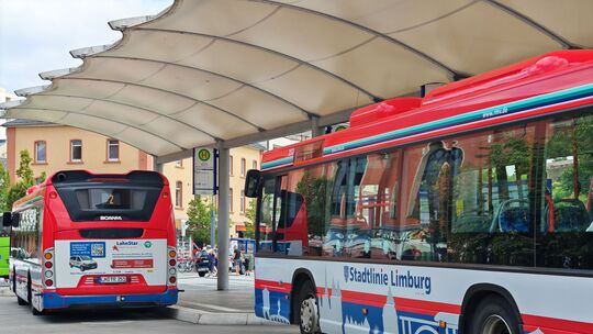 110.000 Fahrgäste nutzen die Limburger Stadtlinie monatlich. 110.000 Fahrgäste nutzen die Limburger Stadtlinie monatlich.