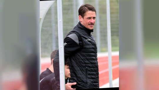 Untermosels Trainer Tobias Wirtz, der den Aufsteiger mit Stefan Ostkamp coacht, musste mit seiner Elf ein 1:5 beim künftigen Rhe