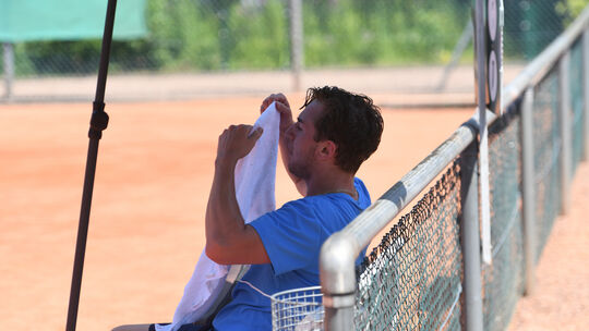 Die Anstrengungen haben sich komplett ausgezahlt: Georg Eduard Israelan bleibt mit den Herren des TC BW Bad Ems in der Regionall Die Anstrengungen haben sich komplett ausgezahlt: Georg Eduard Israelan bleibt mit den Herren des TC BW Bad Ems in der Regionall