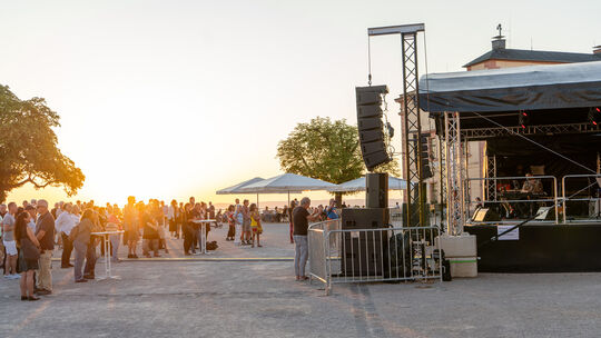 Musik aus aller Welt im Sonnenuntergang gibt es am Wochenende wieder auf der Festung Ehrenbreitstein beim Horizonte-Festival.