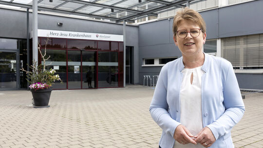 Das Krankenhaus Dernbach ist für Tanja Machalet ein besonderer Ort, der nicht nur symbolisch für die medizinische Versorgung im