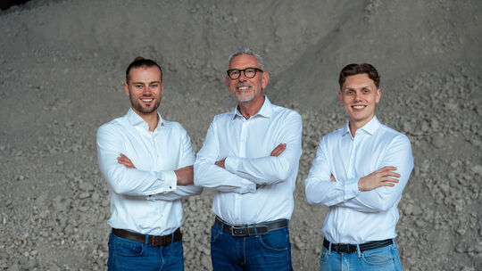 Fabian, Jürgen und Florian Simon (von links) – Vater und Söhne führen die Geschicke des Unternehmens nun gemeinsam.
