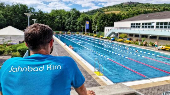 Im Kirner Freibad hatte es kürzlich Beschwerden über die Zustände gegeben, die FDP-Vorsitzender Thomas Bursian aufgriff und als