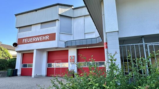 Die Feuerwache in Nauort ist zu klein und entspricht nicht mehr den heutigen Anforderungen an Arbeitsschutz, Hygiene und den Feu Die Feuerwache in Nauort ist zu klein und entspricht nicht mehr den heutigen Anforderungen an Arbeitsschutz, Hygiene und den Feu