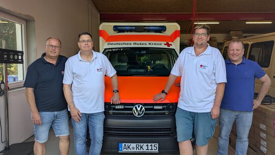 Sind seit Jahrzehnten für das DRK Kirchen im Einsatz: Jens Stötzel (von links), Georg Karmann, Philipp Neumann und Stefan Theis.