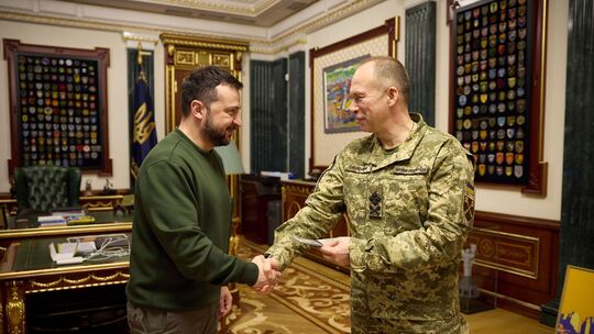 Ukrainischer Präsident Selenskyj und Oberbefehlshaber Syrskyj