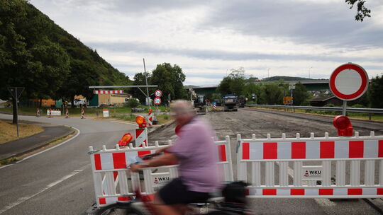 Zwischen Alken und Brodenbach, hier im Bereich der Moselbrücke nach Löf, laufen derzeit Bauarbeiten. Vor ein paar Wochen sah es