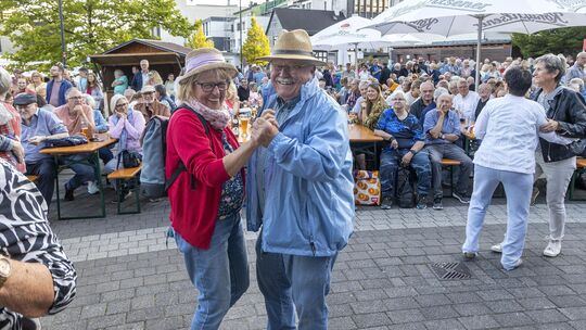Beim Sommerfestival in Bad Marienberg wird gesungen, getanzt und gefeiert.
