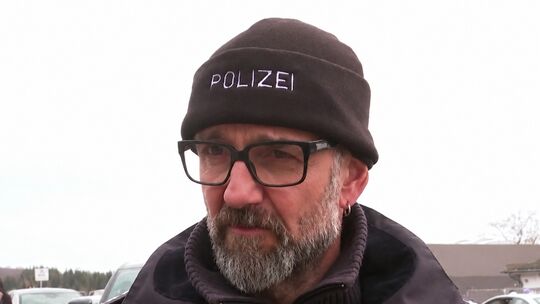 Kriminalhauptkommissar Oliver Jutz ist seit drei Jahren stellvertretender Leiter der Pressestelle im Polizeipräsidium Koblenz. Kriminalhauptkommissar Oliver Jutz ist seit drei Jahren stellvertretender Leiter der Pressestelle im Polizeipräsidium Koblenz.