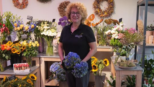 Floristin Andrea Reiprich will „Blumen Reiprich“ im Neuwieder Ringmarkt in gute Nachfolgerhände geben. Floristin Andrea Reiprich will „Blumen Reiprich“ im Neuwieder Ringmarkt in gute Nachfolgerhände geben.
