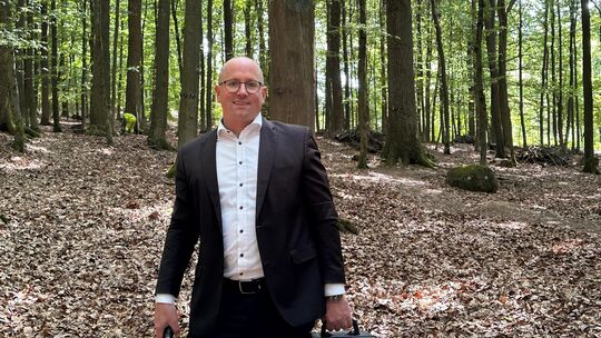 Ob Beisetzungen im Garten, Diamant- oder Seebestattungen: Die Mitarbeitenden des Bestattungsinsituts Rompf erleben seit der Gese