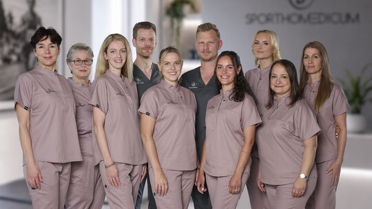 Das Team um die Mediziner Michael Rettler (hinten rechts) und Julian Doll nimmt Anfang August die Arbeit in der neuen Praxis auf Das Team um die Mediziner Michael Rettler (hinten rechts) und Julian Doll nimmt Anfang August die Arbeit in der neuen Praxis auf