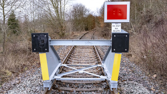 Mit der Hunsrückquerbahn (hier bei Büchenbeuren) scheint es nicht so recht voranzugehen. Zu behaupten, sie stecke in einer Sackg