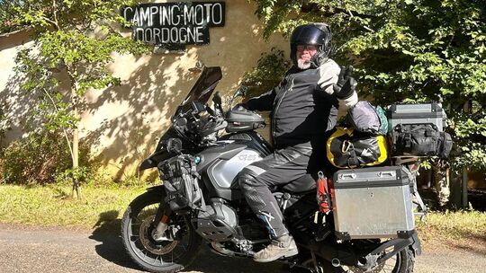 Rund 6400 Kilometer legte Jörg Wenzel im Juni 2026 mit seinem Motorrad zurück, um von Boppard bis zur letzten Bratwurst vor Amer