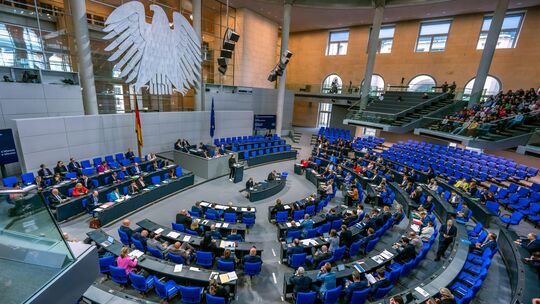 Wer den Abgeordneten des Bundestags öffentlich eine Frage stellen möchte, kann das über das Portal Abgeordnetenwatch tun. Die An