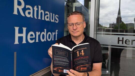 Der Herdorfer Kommunalpolitiker Dirk Eickhoff veröffentlicht ein Buch. „Tagesordnungspunkt 14“ übersetzt typische Redewendungen
