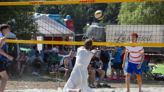 Der Sport, aber auch der Spaß standen beim 32. Beachvolleyball-Turnier des VBC Ediger-Eller im Vordergrund: Da wurde dann auch m