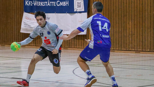 Die HSG Westerwald (am Ball Philipp Wolf, hier gegen Tim Binnes von der HSG Römerwall) hat sich aus der Verbandsliga zurückgezog Die HSG Westerwald (am Ball Philipp Wolf, hier gegen Tim Binnes von der HSG Römerwall) hat sich aus der Verbandsliga zurückgezog