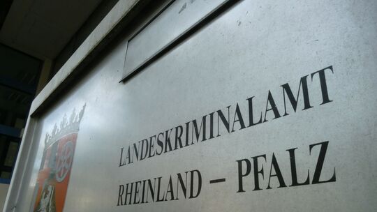 Die Einstufung von Personen als Gefährder obliegt in Rheinland-Pfalz dem Landeskriminalamt (LKA) in Mainz.