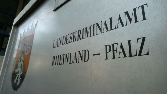 Die Einstufung von Personen als Gefährder obliegt in Rheinland-Pfalz dem Landeskriminalamt (LKA) in Mainz.