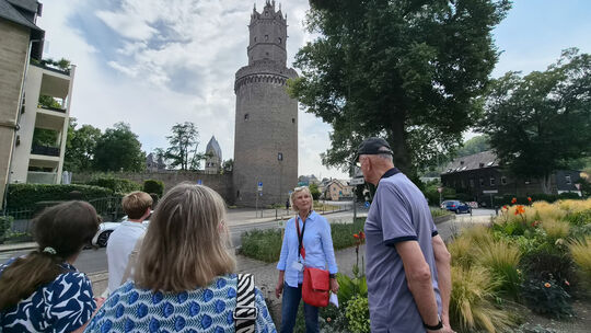 Die historischen Sehenswürdigkeiten von Andernach sind beliebte Ziel der verschiedenen Führungen. Die historischen Sehenswürdigkeiten von Andernach sind beliebte Ziel der verschiedenen Führungen.