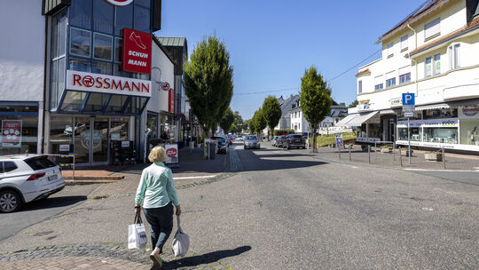 Die Bad Marienberger Innenstadt soll künftig wieder mehr Menschen anziehen. Allerdings wird Rossmann seinen Drogeriemarkt an den
