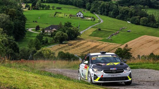 In malerischen Oberschlesien belegte Claire Schönborn mit ihrem Beifahrer Michael Wenzel bei der Rallye Polen in ihrem Opel Cors