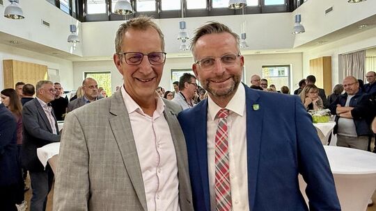 Nicht nur das SPD-Parteibuch verbindet sie: MYK-Landrat Marko Boos (rechts) und Maximilian Mumm sind seit einigen Jahren eng bef