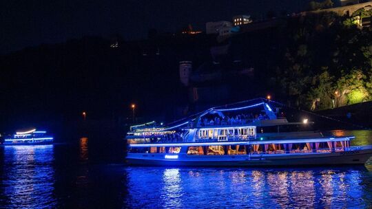 Der Schiffskonvoi von Boppard/Spay nach Koblenz fällt 2026 bei Rhein in Flammen wegen Niedrigwasser aus. Der Schiffskonvoi von Boppard/Spay nach Koblenz fällt 2026 bei Rhein in Flammen wegen Niedrigwasser aus.