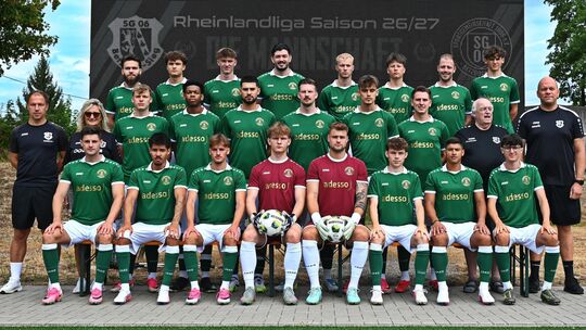 Die SG 06 Betzdorf 2026/27 mit (hinten, von links) Muhammed Lokman Umut, Mirnes Saranovic, Noah Boger, Burhan Tuncdemir (Co-Trai