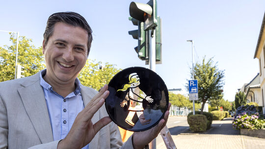 Janick Pape freute sich, dass Westerburg nun die erste Stadt im Kreis ist, die eine individualisierte Ampelanlage hat, die mit U Janick Pape freute sich, dass Westerburg nun die erste Stadt im Kreis ist, die eine individualisierte Ampelanlage hat, die mit U