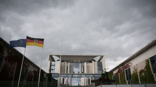 Kanzleramt unter Wolken Kanzleramt unter Wolken