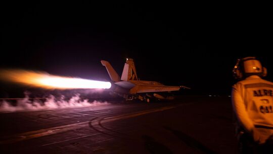 US-Jet startet zu Angriffen auf Huthi-Stellungen US-Jet startet zu Angriffen auf Huthi-Stellungen