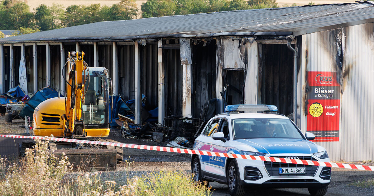 90 emergency personnel involved: Total fire in Kaisersesch: Around 30 ...