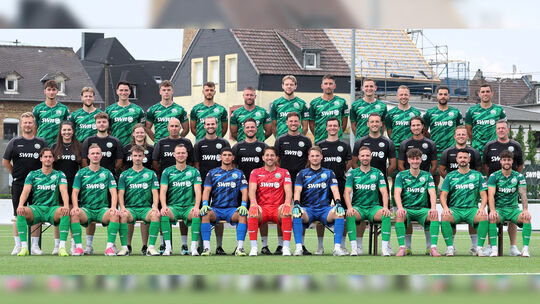 Der FV Engers 2026/2027 mit (hinten, von links) Roman Hudov, Gabriel Jost, Gabriel Müller, Paul Bermel, Max Schmitten, Christian