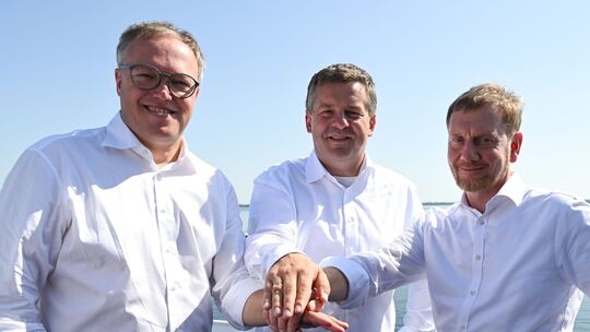 Ministerpräsidenten zum Austausch im Mitteldeutschen Revier Ministerpräsidenten zum Austausch im Mitteldeutschen Revier