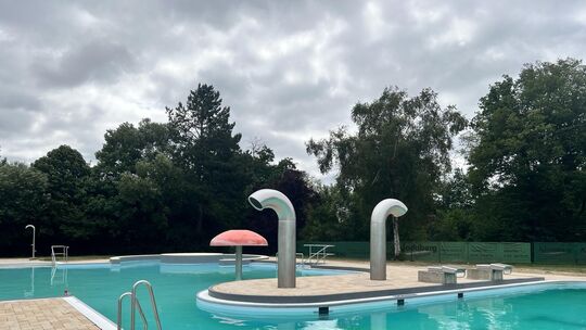 Durch den Schaden im Technikraum des Westerwaldbades sind am 11. Juli binnen kurzer Zeit große Mengen Wasser in die Kanalisation