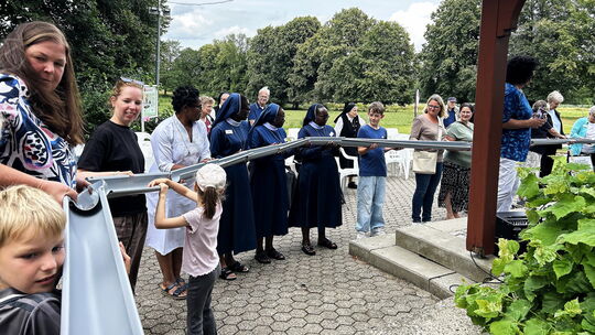 Beim Familientag im Juli an der Heilbornkapelle hatten die Besucher Spaß mit einer Murmelbahn.
